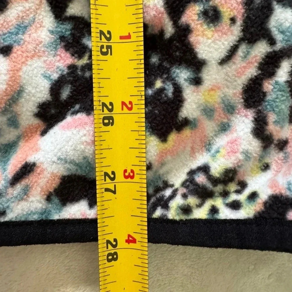 PacSun Half-Zip Pullover Sweatshirt with a Crazy Retro AOP Floral Graphic - Picture 6 of 8